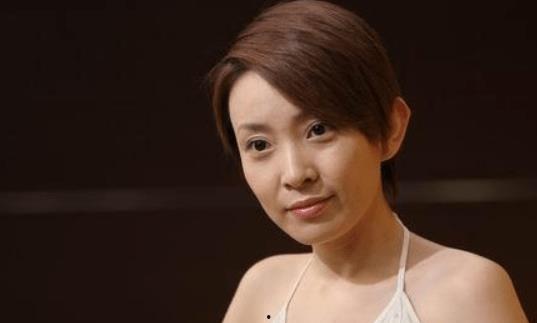 李菲吃瓜事件是真的吗视频,真相揭秘，视频还原事件始末