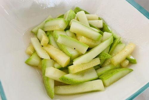 脆瓜怎么吃的好吃视频,视频教你轻松制作脆瓜佳肴